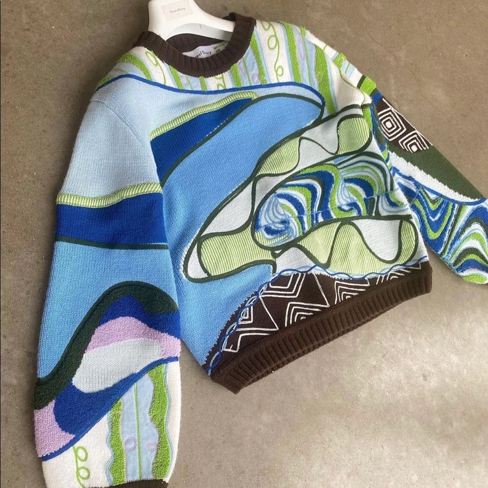 NWT House if Sunny Hypnotize Sweater